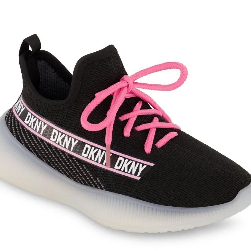 Slip on London stretchy knit sneakers